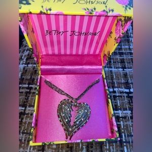 Betsey Johnson heart necklace